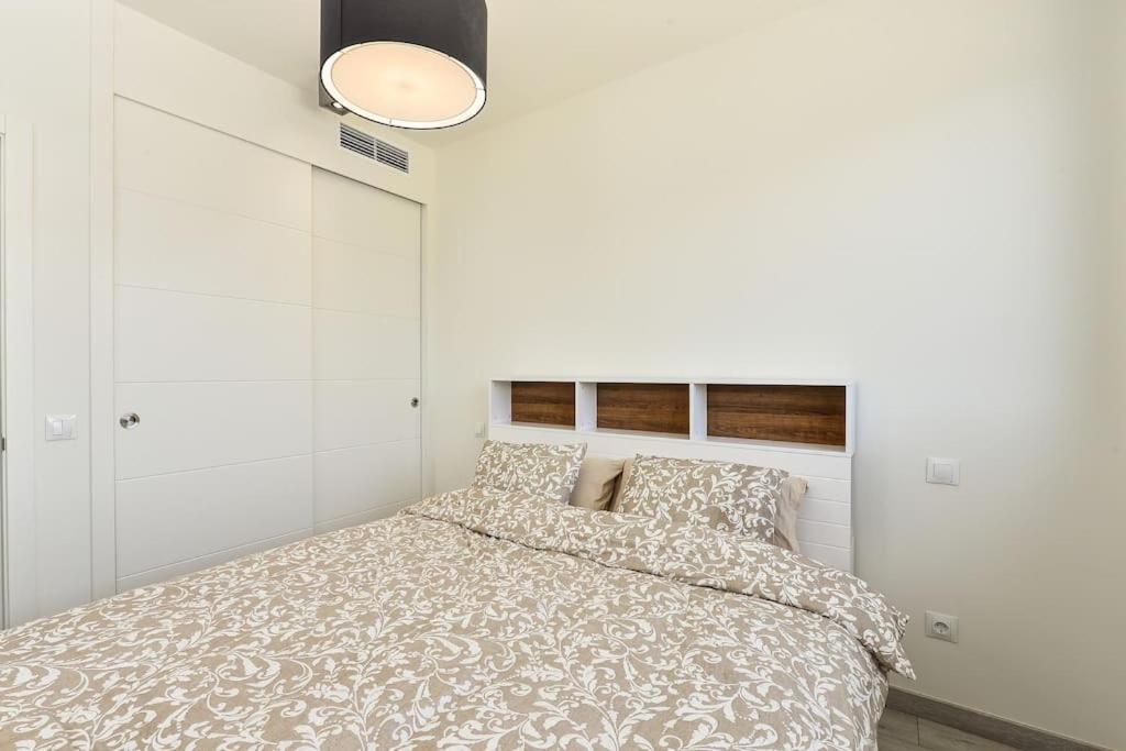 Posteľ alebo postele v izbe v ubytovaní New modern house with private pool