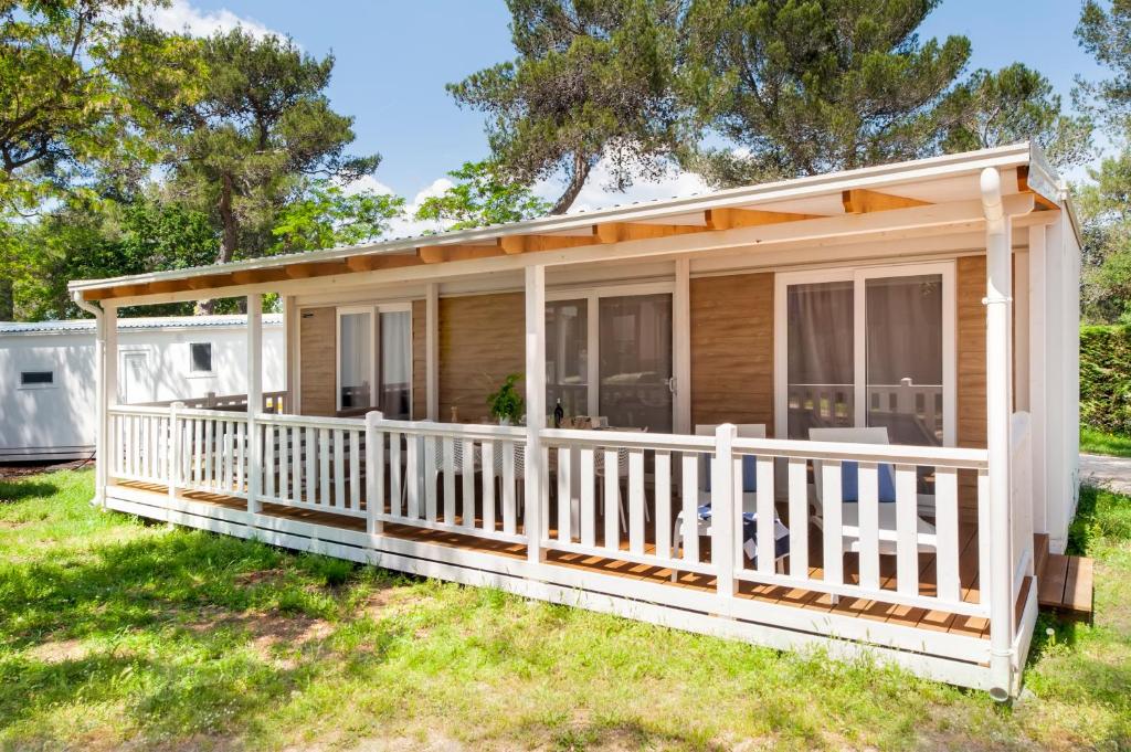 Holiday Centre Bi VIllage - Glamping and Mobile Homes Lavanda - Family Deluxe Mobile Home