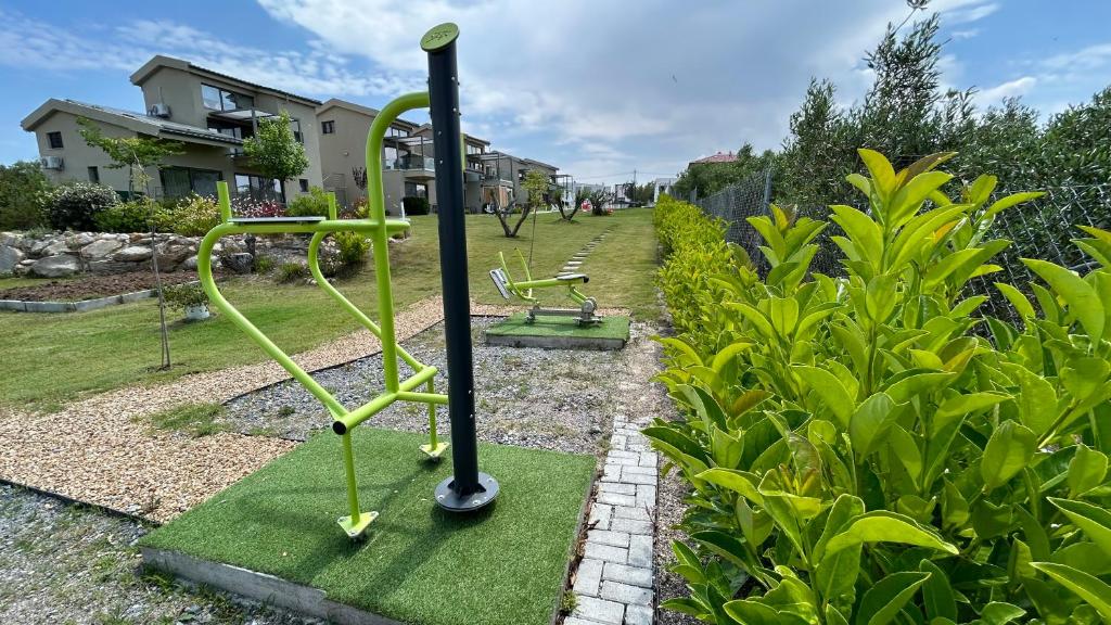 Vonkajšia záhrada v ubytovaní Miroes Suites