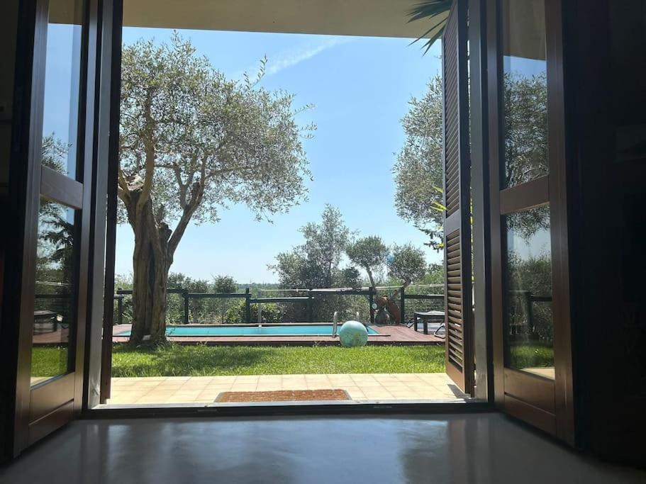 The swimming pool at or close to Villa Villacolle