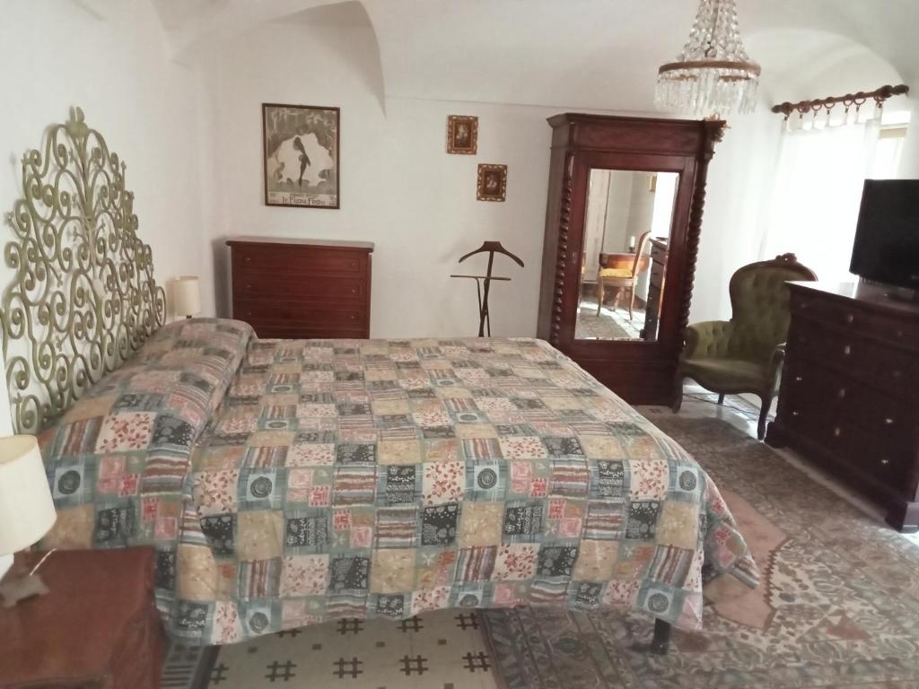 Cris' room