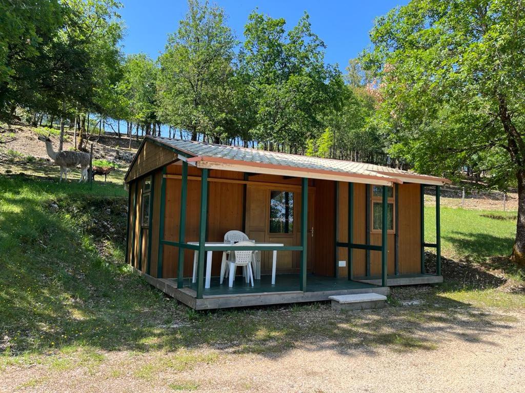 La Colline aux Chalets, Jaccuzi, Sauna - Chalet De Dos Habitaciones