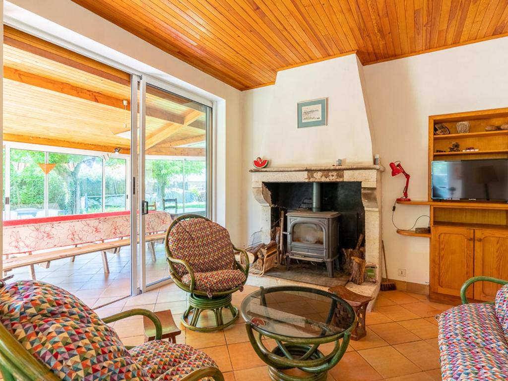 Maison familiale, 15 pers., jardin privé, proche centre et lac, à 25 min de l'océan - FR-1-319-472 - Holiday Home