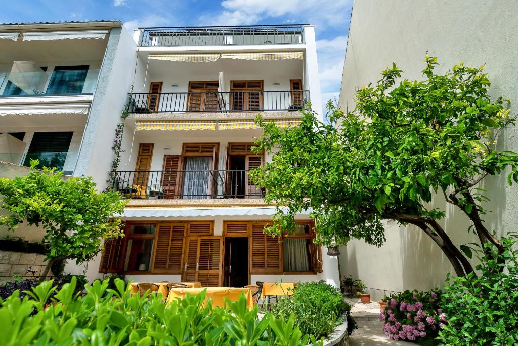 Budova, kde se bed and breakfast nachází