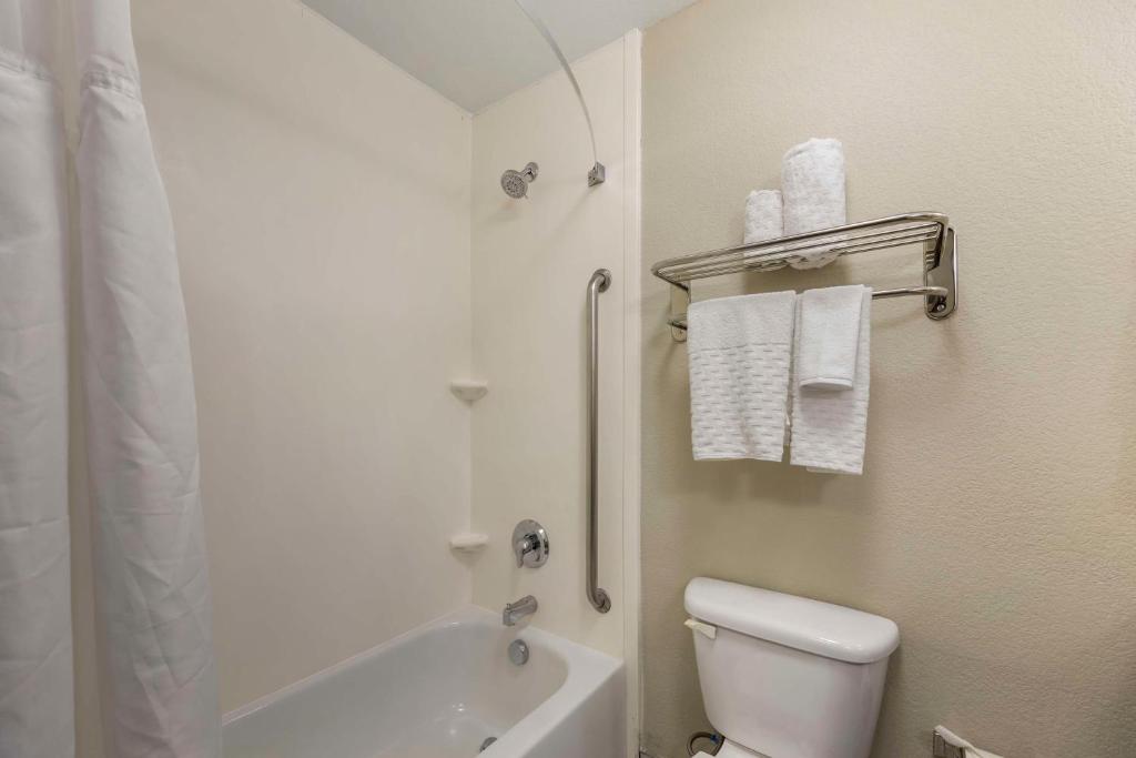 Best Western Plus Henderson Hotel - King Room With Shower Only - Non-Smoking