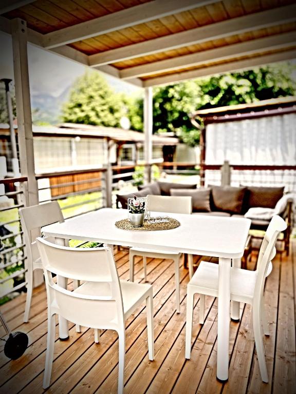 Istumisnurk majutusasutuses Mylooking vacanze Porlezza