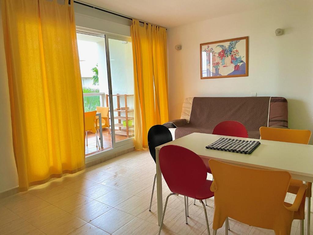 Posedenie v ubytovaní Apartamento Vegazul