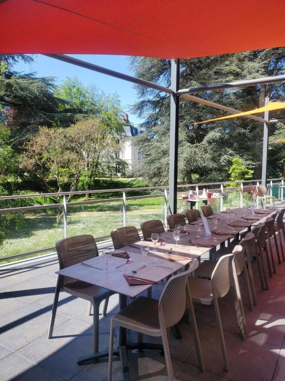 Restaurace v ubytování Hôtel Valpré
