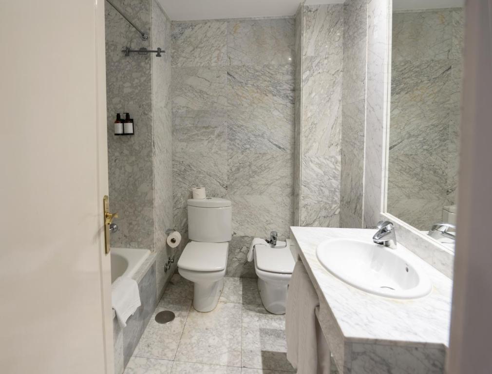 Barceló León Conde Luna - Double Or Twin Room With Extra Bed (3 Adults)