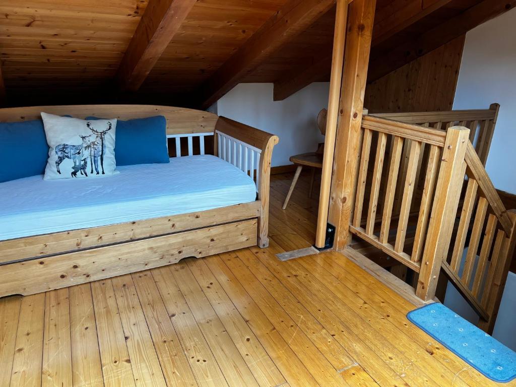 Postel nebo postele na pokoji v ubytování KAISERKRONE CHARMING RETREAT