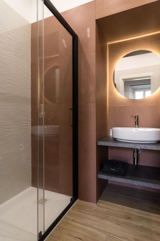 Hispirya Rooms - Zimmer Mit Queensize-Bett Und Gartenblick