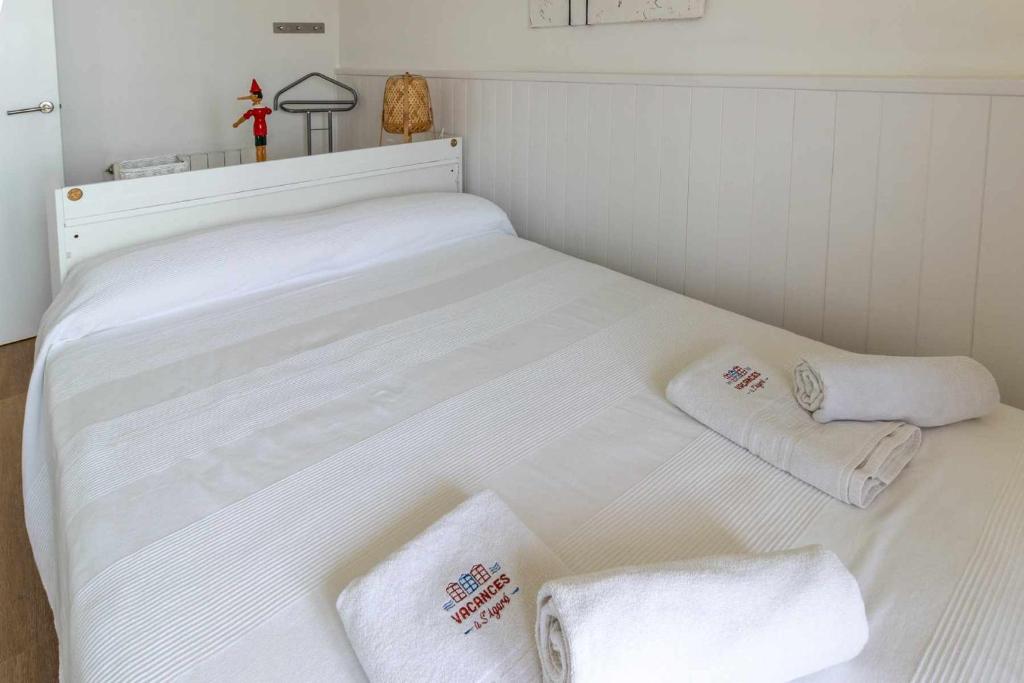 Postel nebo postele na pokoji v ubytování Urcatusa Migjorn 42 Apto 3 Dorm con piscina