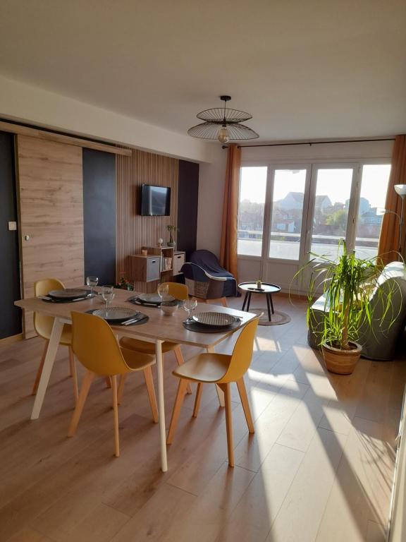 Μια τηλεόραση ή/και κέντρο ψυχαγωγίας στο Appartement refait à neuf