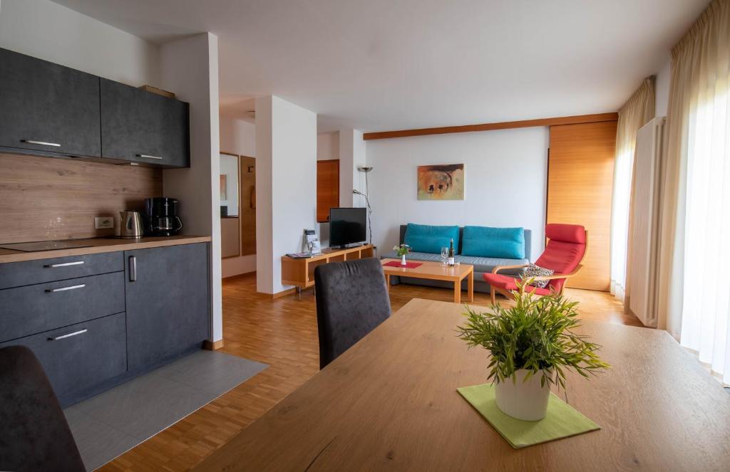 Kuchyň nebo kuchyňský kout v ubytování Hotel Tiroler Kreuz