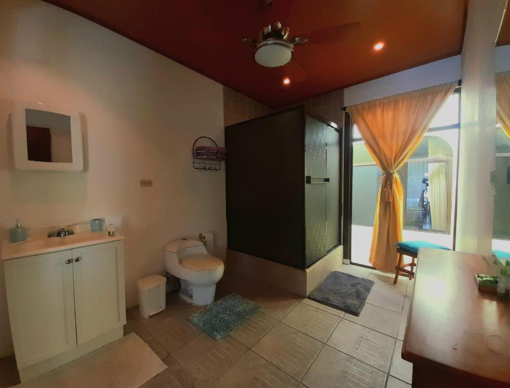 Koupelna v ubytování Nirvana Apartament Hostal