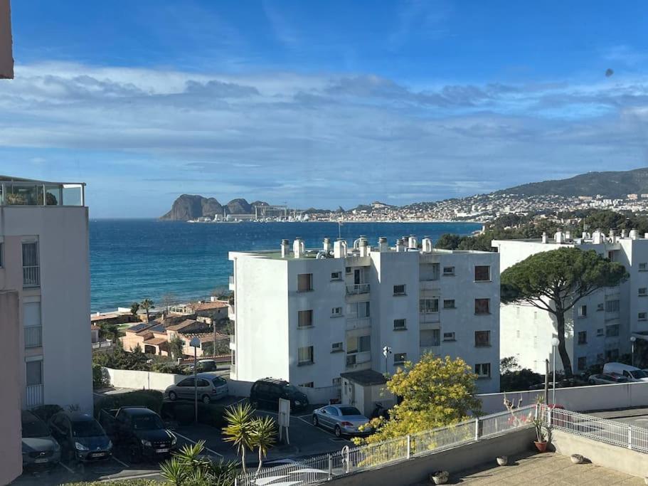 Photo de la galerie de l'établissement T2 pleine vue mer, plage à pied - la ciotat, à La Ciotat