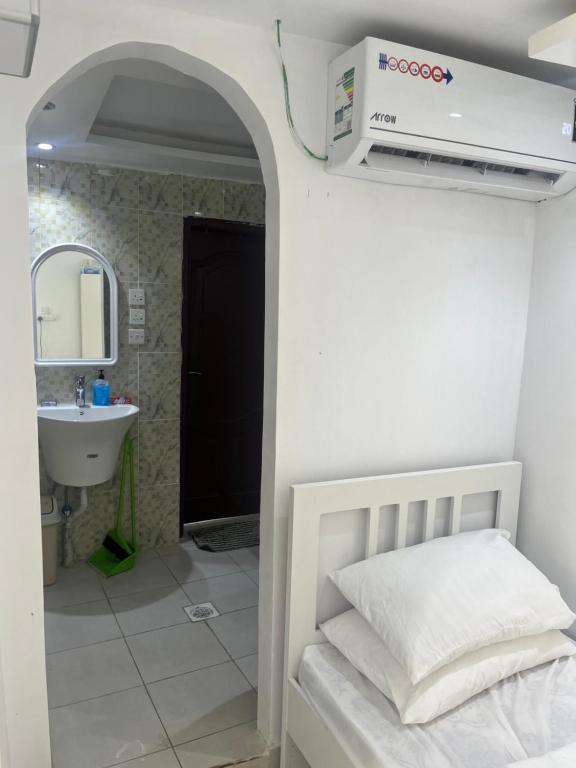 غرفة و دورة مياه خاصة - Private room and bathroom، المدينة المنورة – أحدث  أسعار 2023
