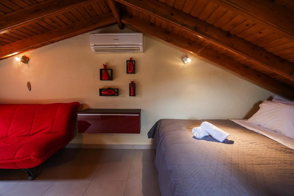 Een bed of bedden in een kamer bij Delmare Olive beach house II