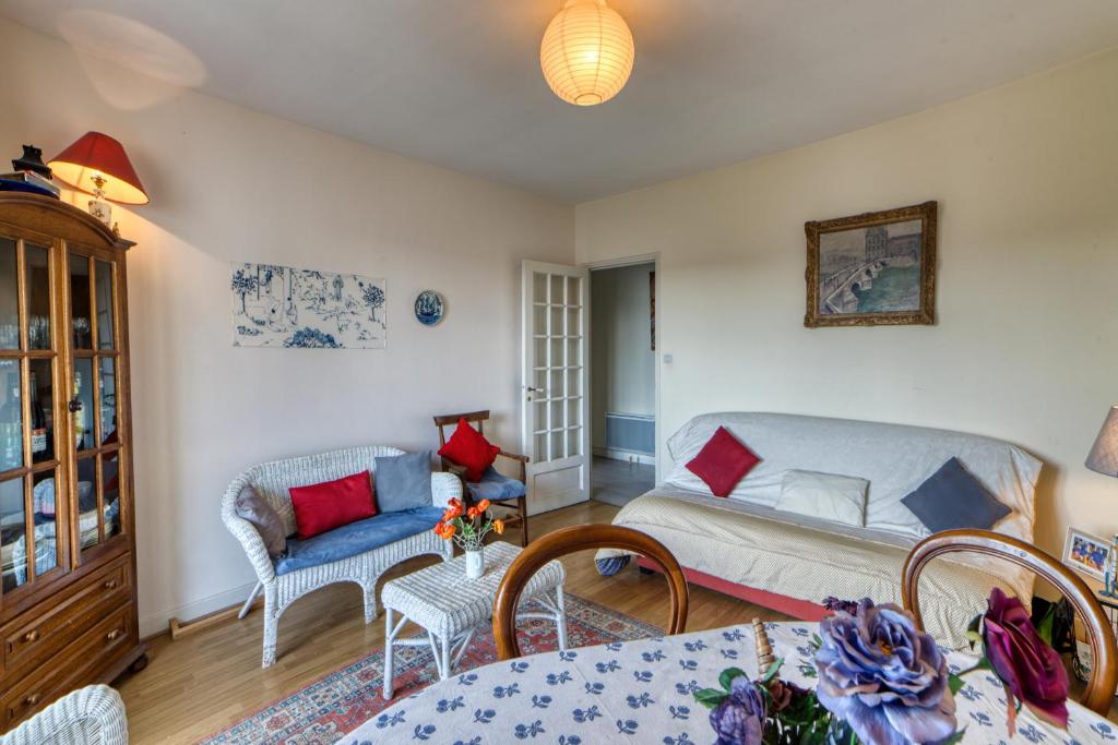 Posedenie v ubytovaní Appartement de charme au cœur de la Corrèze
