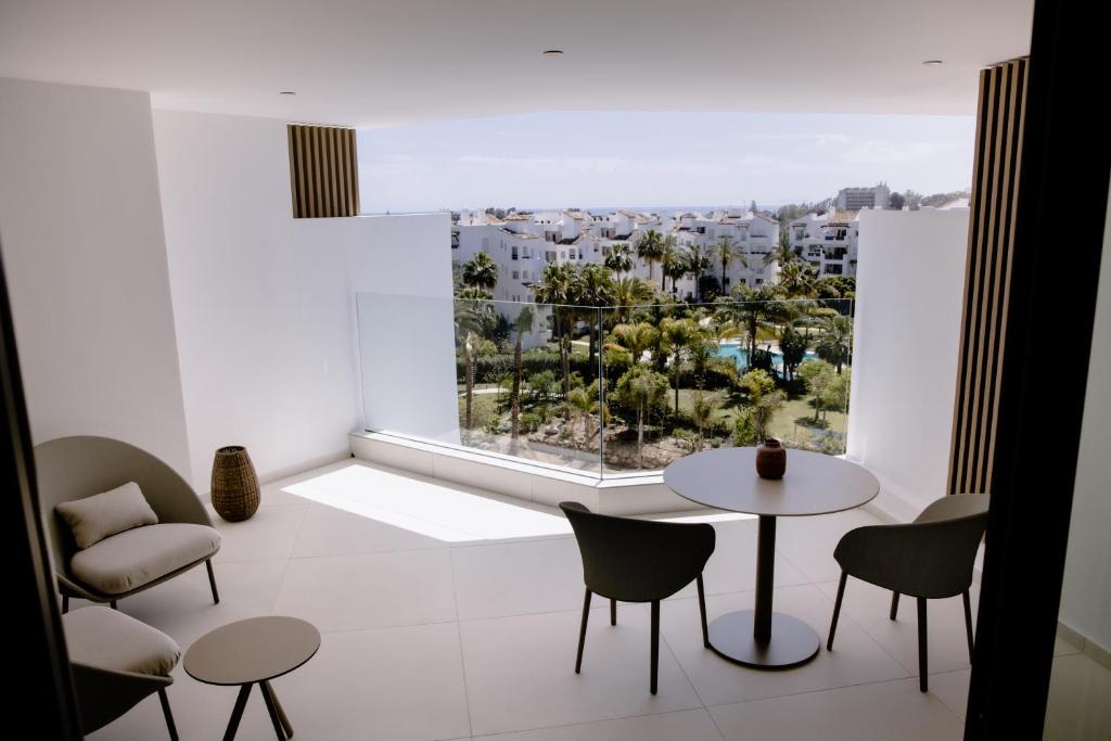 Część wypoczynkowa w obiekcie THE FLAG HOTEL Marbella, Estepona Adult Recommended