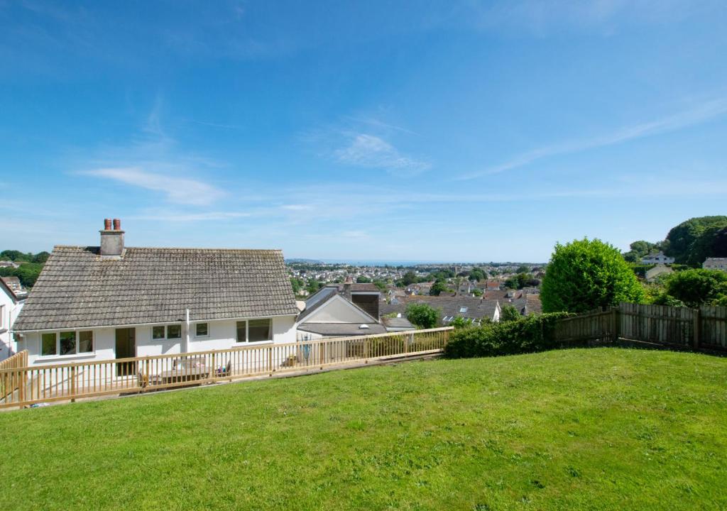 Crows Nest, Brixham (updated prices 2024)