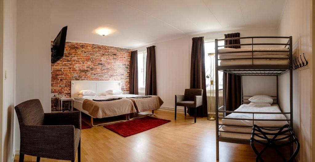 Eksjö Stadshotell Annex - Deluxe Family Room (2 Adults + 2 Children)