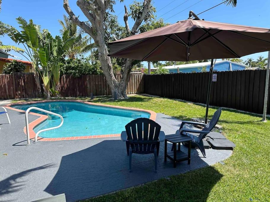 Holiday home Pool house near the Beach. Just 3 miles away!, Pompano