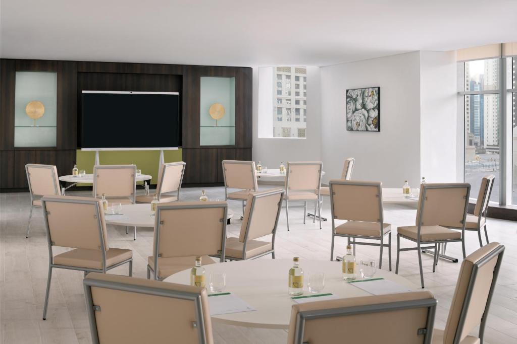 Posezení v ubytování Element by Westin West Bay Doha