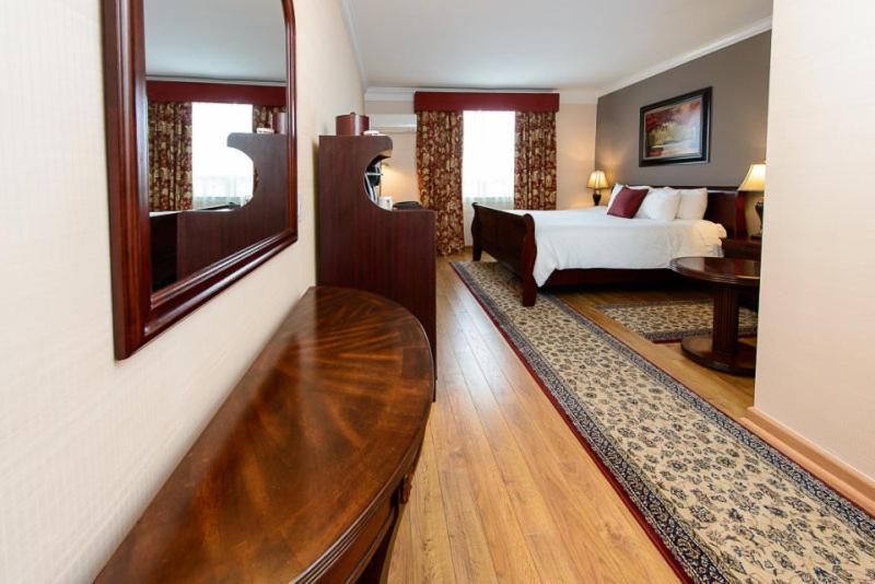 Norwalk Inn & Conference Center - 