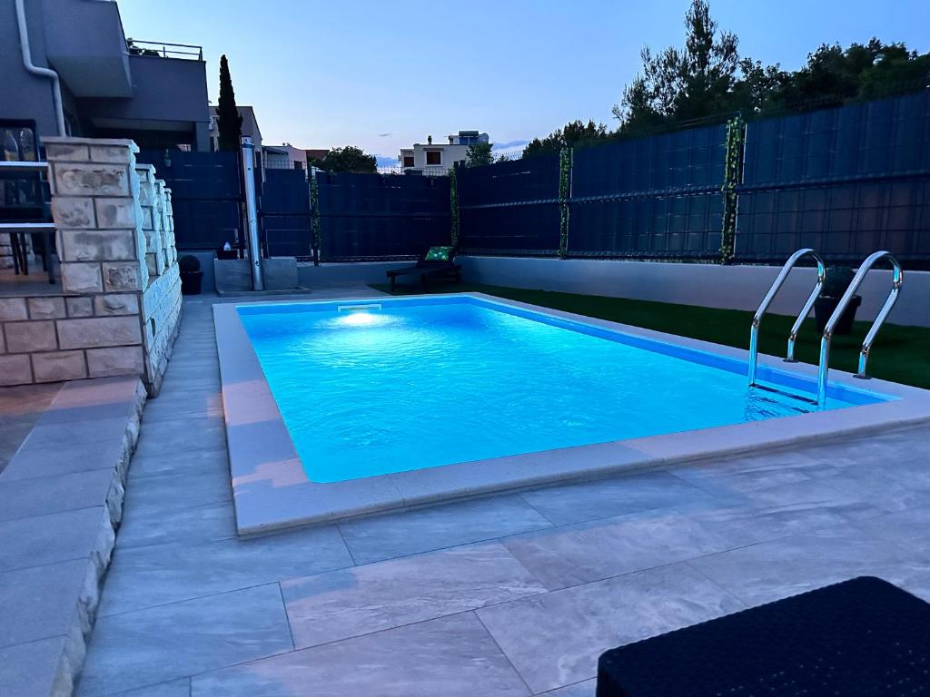Bazén v ubytovaní Mar-ta Holiday Home alebo v jeho blízkosti