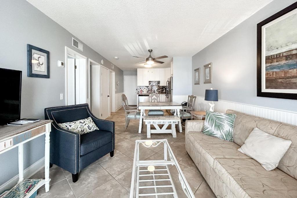 Χώρος καθιστικού στο Plantation East #1308
