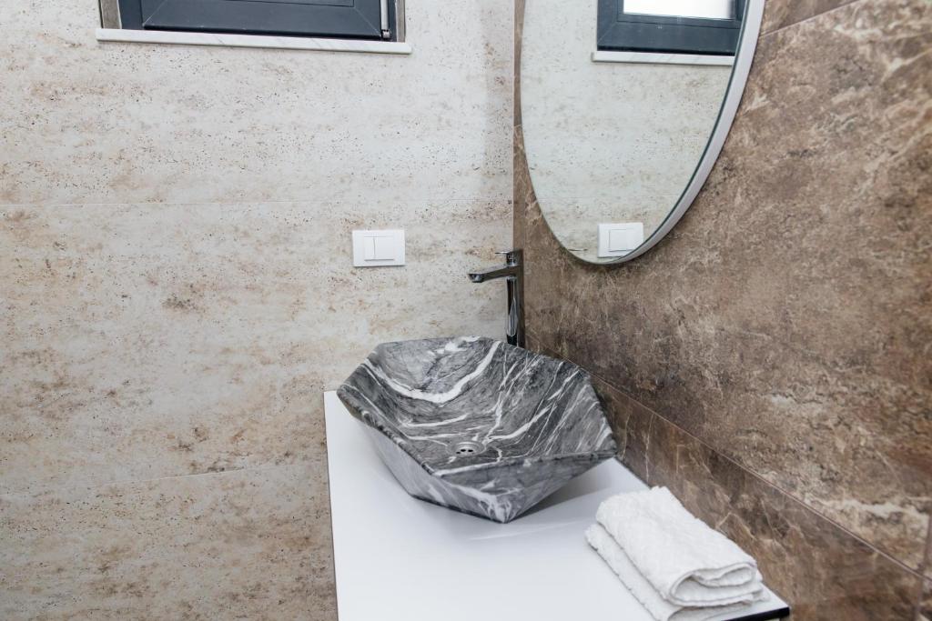 Koupelna v ubytování Lira Suites
