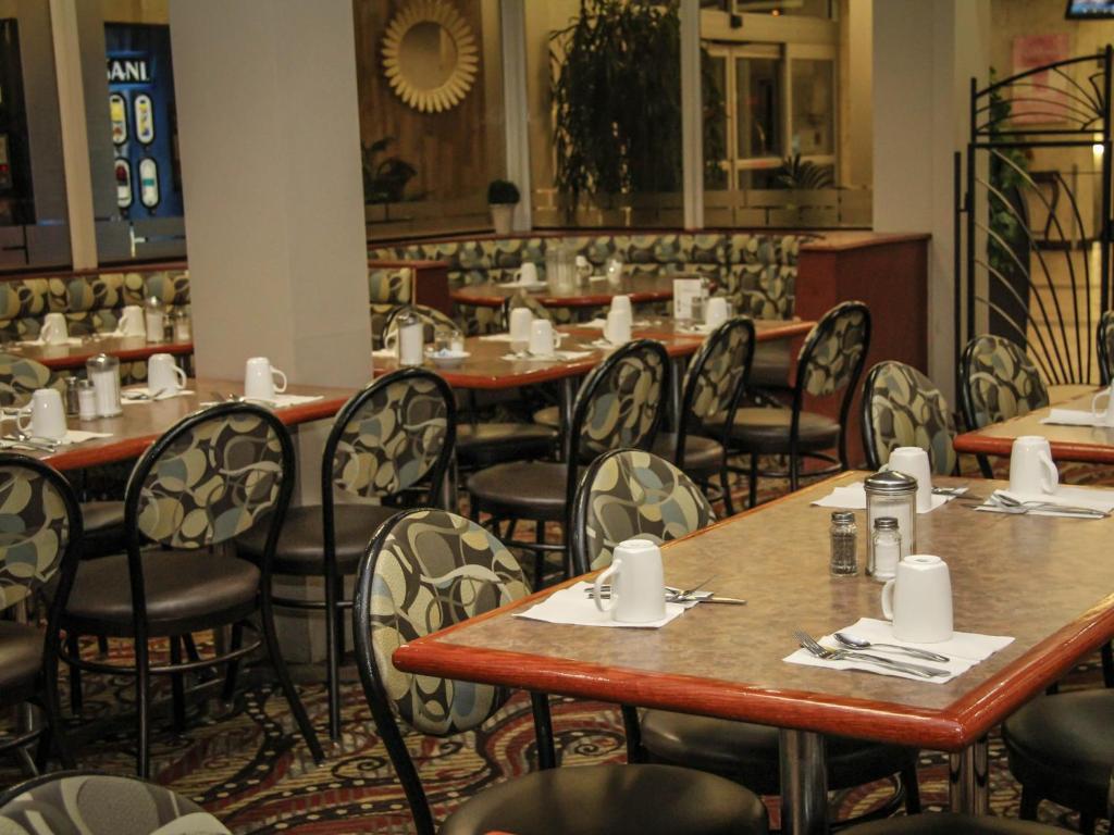 Continental Inn & Suites - Resim 7