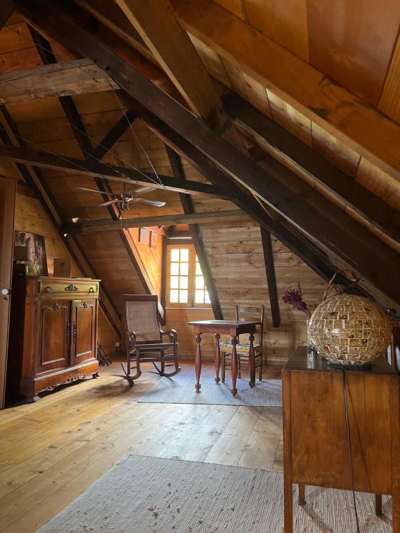 Posezení v ubytování Habitation La Reine du Camp Chambres d'Hôtes