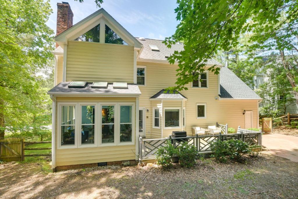 PetFriendly Durham Abode with Pool Access and Grill!, Durham Updated