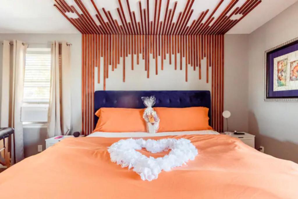 Легло или легла в стая в Chic Luxe Amenities w/Garage & Electric Charging*