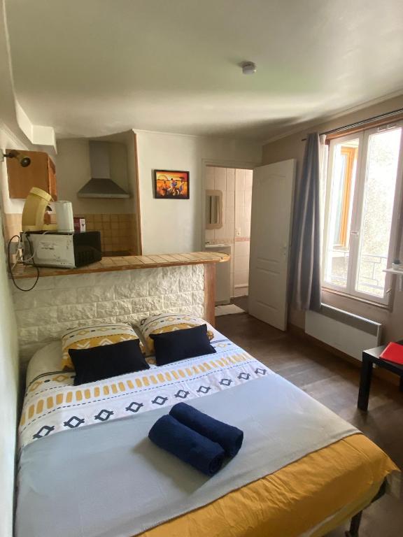 Chez Dom - Cœur de ville historique - Gare- Wifi - Appartement D'une Chambre