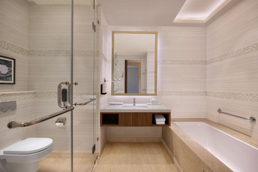 Koupelna v ubytování Fairfield by Marriott Agra