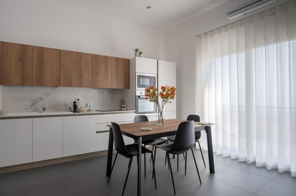 A kitchen or kitchenette at Il Giardino Antico