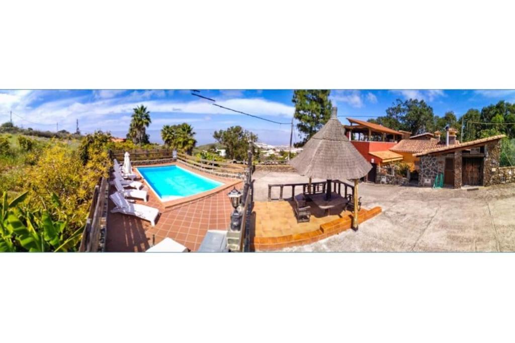 an aerial view of a house with a swimming pool at Casa El Moral in Las Palmas de Gran Canaria