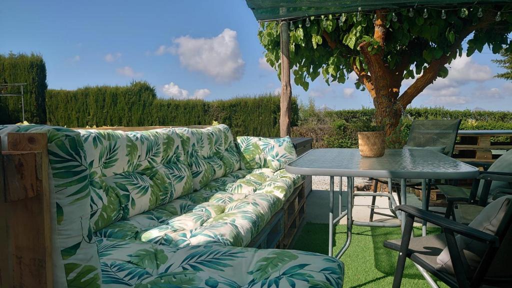 Finca Tranquil - A country villa near Granada with pool table, BBQ, darts and games - Three-Bedroom Villa