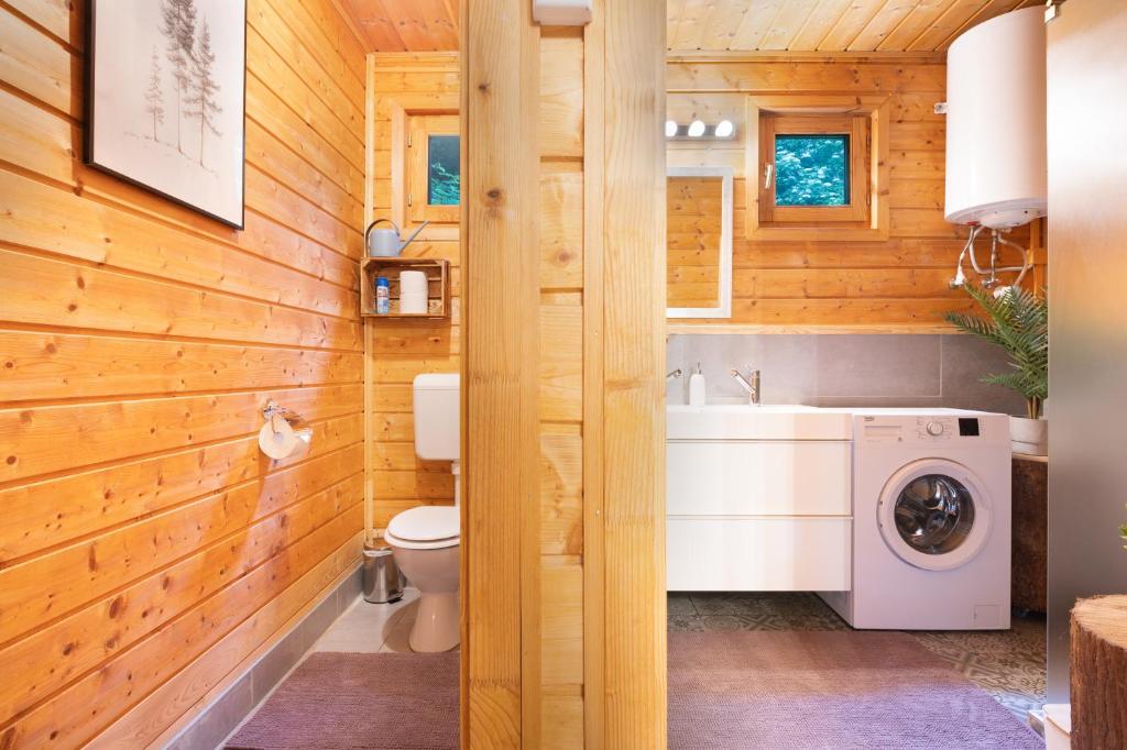 Koupelna v ubytování Chillout Apartman Noszvaj