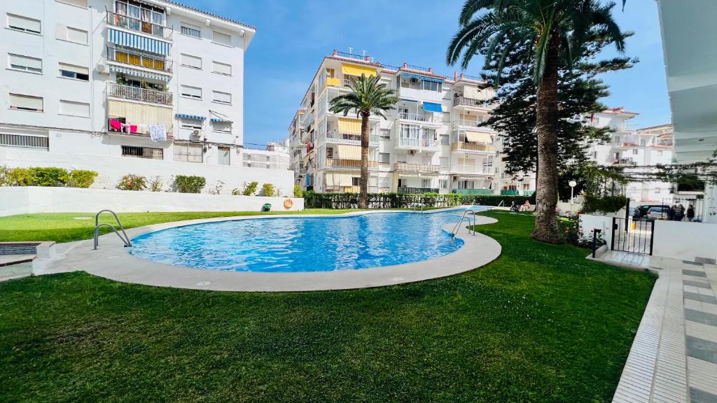Bazén v ubytování Estudio Bahía en el centro de Nerja - South Costa nebo v jeho okolí