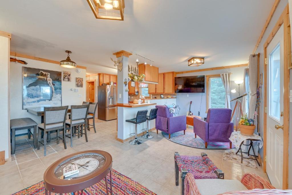 Alaska Vacation Rental with Deck and Mountain Views!, Homer Updated