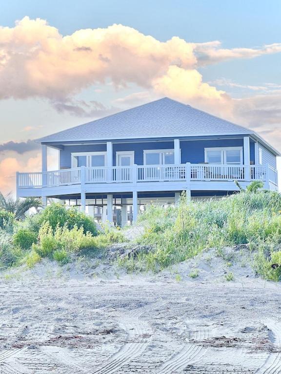 Crystal Cove Cottage Secluded Luxury Beachfront Property, Bolivar