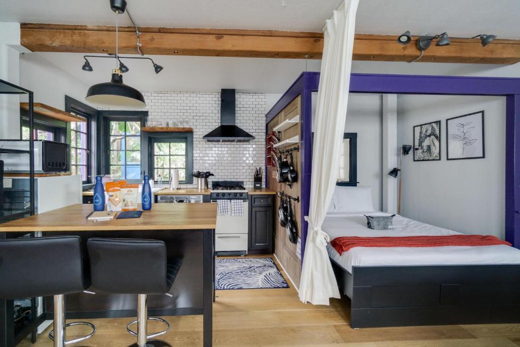 Studio in Emeryville Near Parks, Emeryville (updated prices 2024)