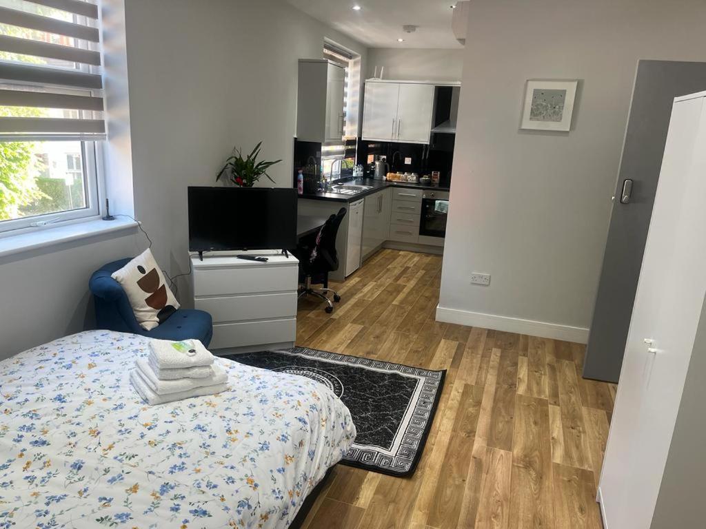 Grand Bleu - London - Next to Piccadilly Line Tube Station & Brand New Facilities - Resim 34