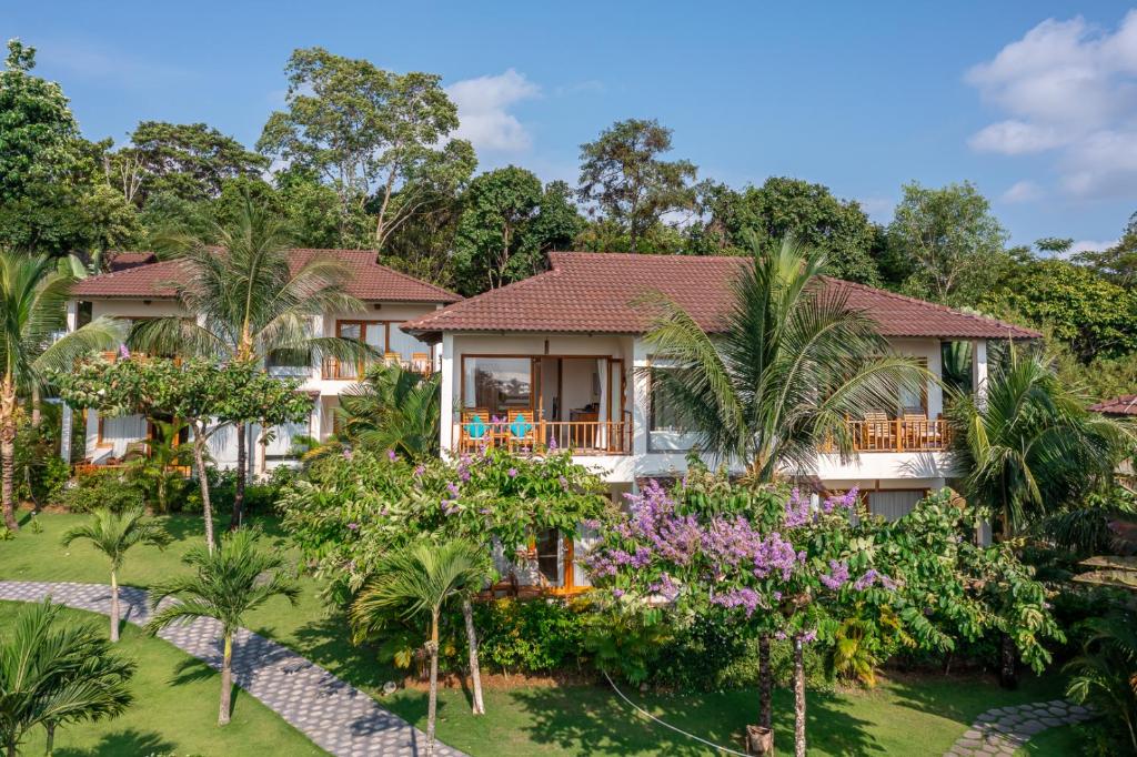 Camia Resort & Spa - 1