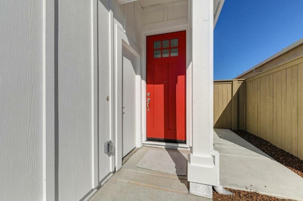 Charming Cozy Guest house with Private Entrance, Close to trails