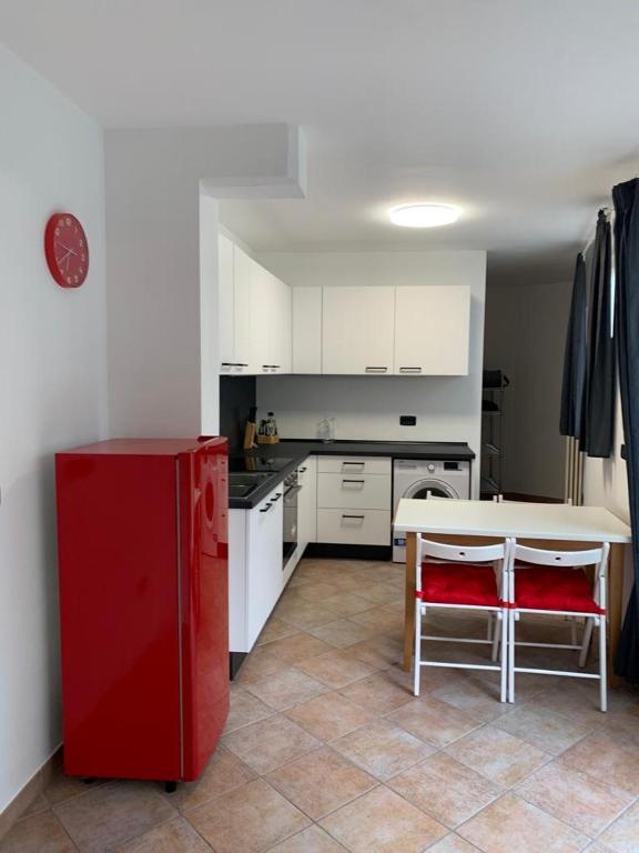 Kuchyň nebo kuchyňský kout v ubytování Appartamento La Torre